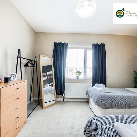 3 Bedroom House With 5 Beds House By Passionfruit Properties Near Coventry City Centre - Bcc Luaran gambar