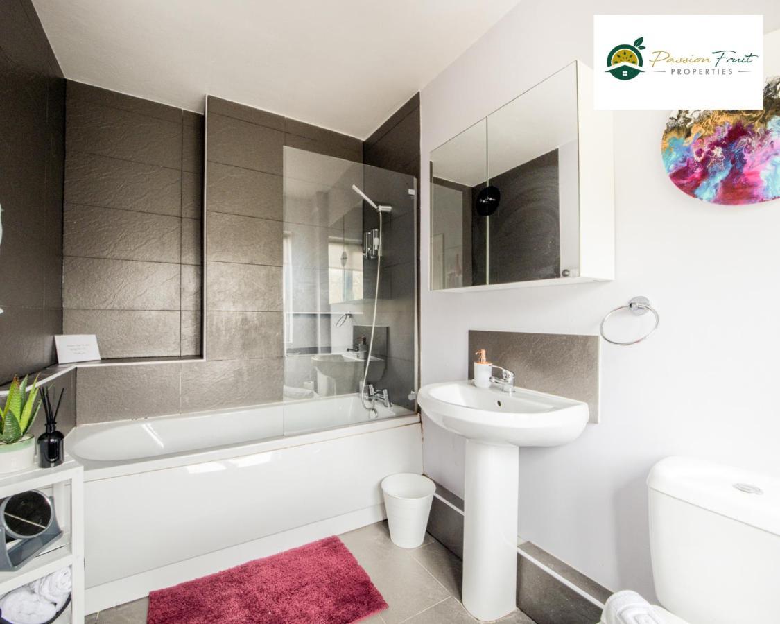 3 Bedroom House With 5 Beds House By Passionfruit Properties Near Coventry City Centre - Bcc Luaran gambar